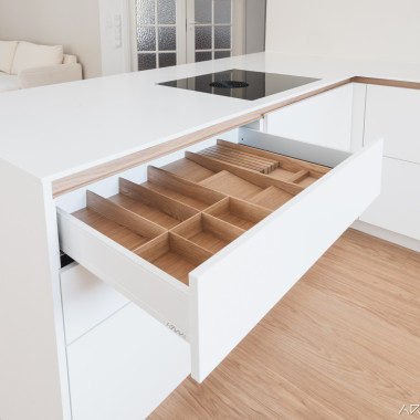 Tammilokerikot keittiövälineille ja mausteille