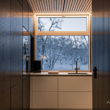 Sininen hetki keittiössä