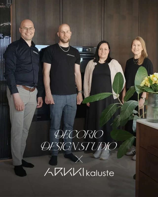 On ilo kertoa, että aloitamme yhteistyön @decorio_designstudio kanssa! Vahvistamme näin suunnittelupalveluamme Pohjois-Suomessa. Decorio Design Studio on uusi designkumppanimme, tuoden meille lisää ammattitaitoista osaamista, uusia verkostoja sekä tuoreita näkökulmia kiintokalustesuunnitteluun ja visuaaliseen ilmeeseen. Yhteistyön myötä pystymme palvelemaan asiakkaitamme entistä monipuolisemmin. Odotamme innolla yhteisiä projektejamme! #arkkikaluste #decoriodesignstudio #kalustesuunnittelu #mittatilauskalusteet